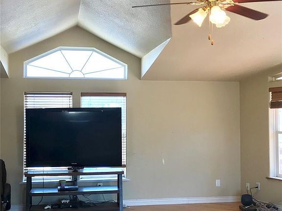 5th image of 160 Shannon Ct