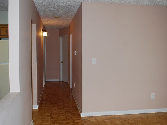 Living room/Hallway