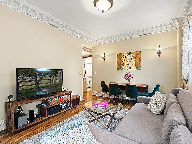 205 W 54th St #11G — Photo 3