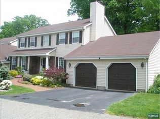 12 Clearwater Dr, Wayne, NJ 07470