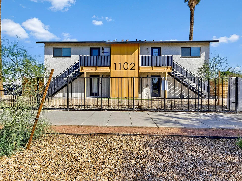 1102 E Pierce St #2