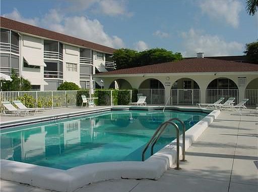 2nd image of 400 SE 10th St APT 216