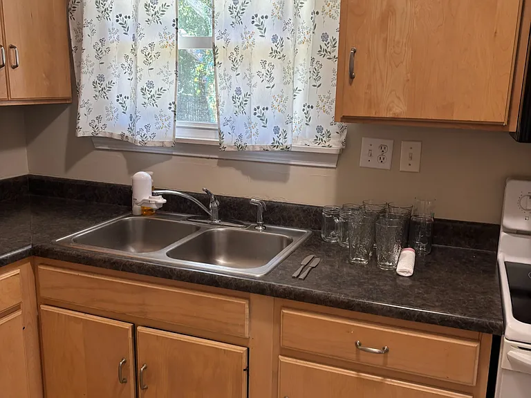 320 Strathmore Ave — Photo 28