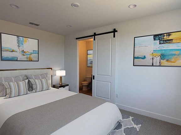 4th image of 2795 Dunsmuir Pl