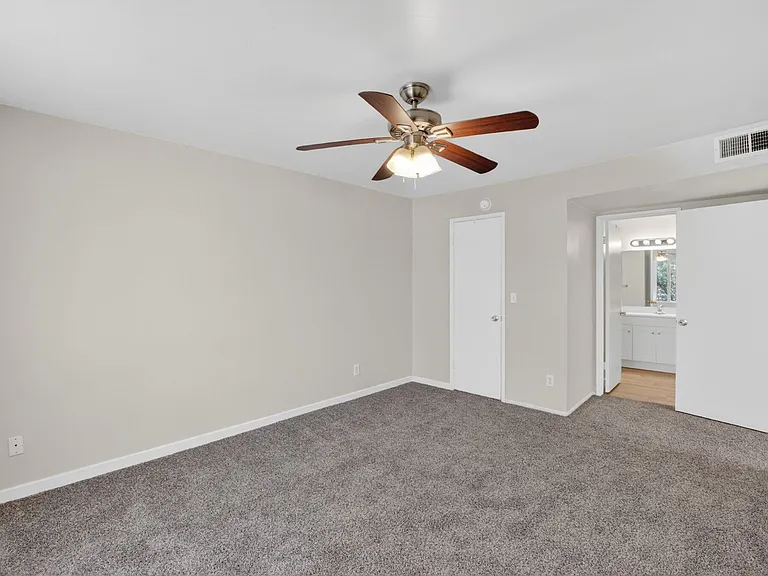 517 W Duke Dr — Photo 22
