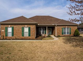 313 Smokey Hills Ct, New Market, AL 35761