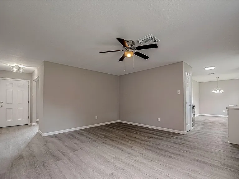 8619 Valley Meadow Dr — Photo 17