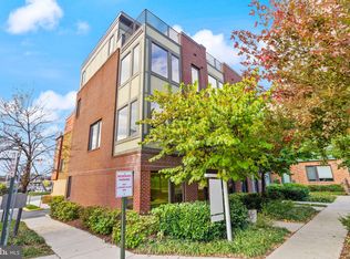 8347 Looking Glass Way, Fairfax, VA 22031