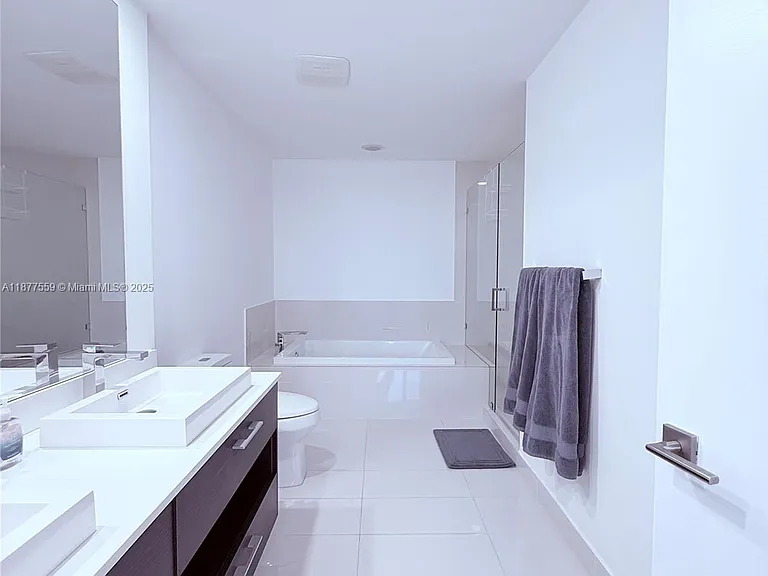 55 SW 9th St #4003 — Photo 21