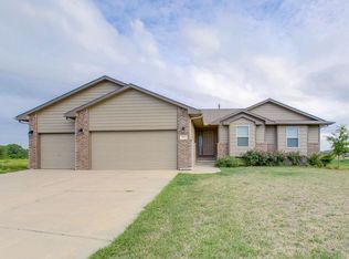 845 S Longbranch Cir, Maize, KS 67101