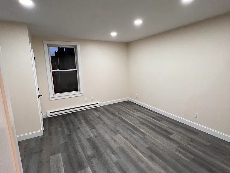 689 Main St #2 — Photo 9