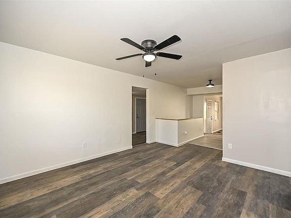 3rd image of 10420 Balmoral Dr