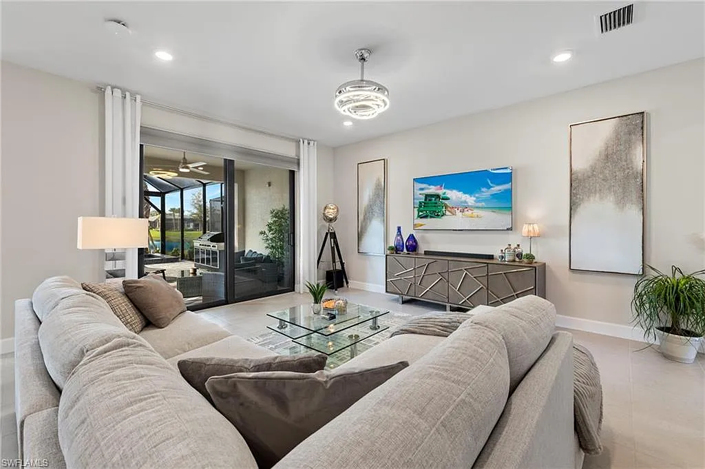 4 bed, 3.0 bath, 2615 sqft, $11,000 — Photo 4