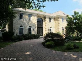 9805 River Rd, Rockville, MD 20854