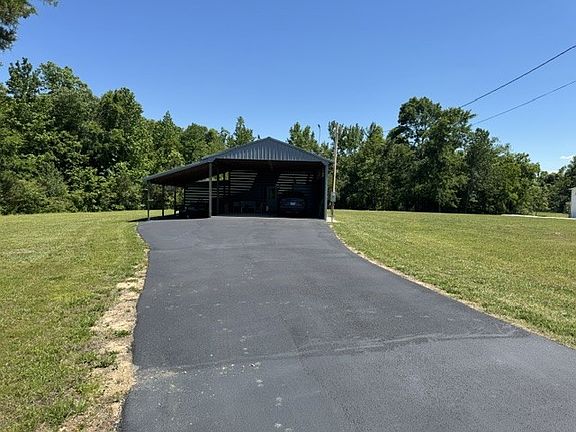 2nd image of 149 Horseshoe Bend Rd