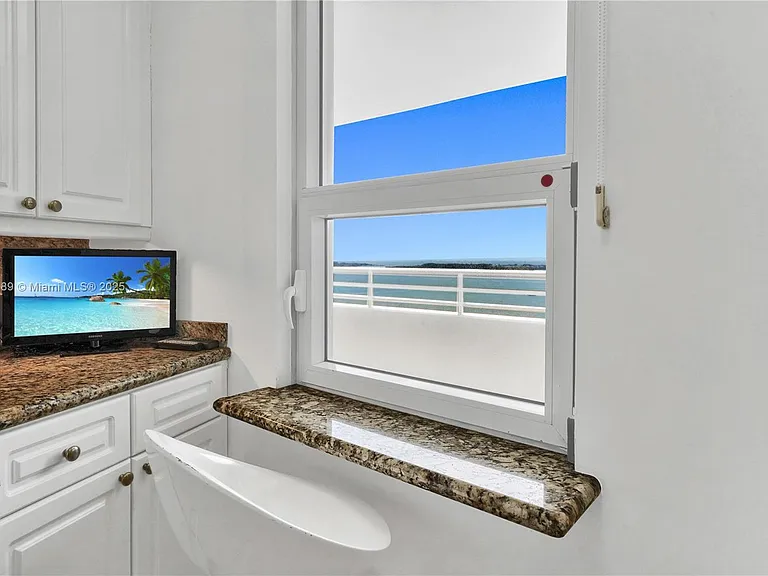 808 Brickell Key Dr #2506 — Photo 10