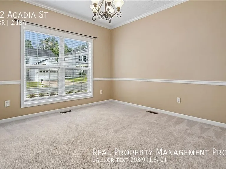52 Acadia St — Photo 10