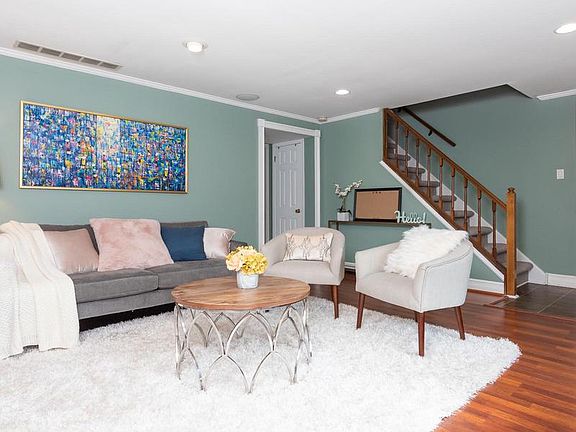 5th image of 306 Francis Dr