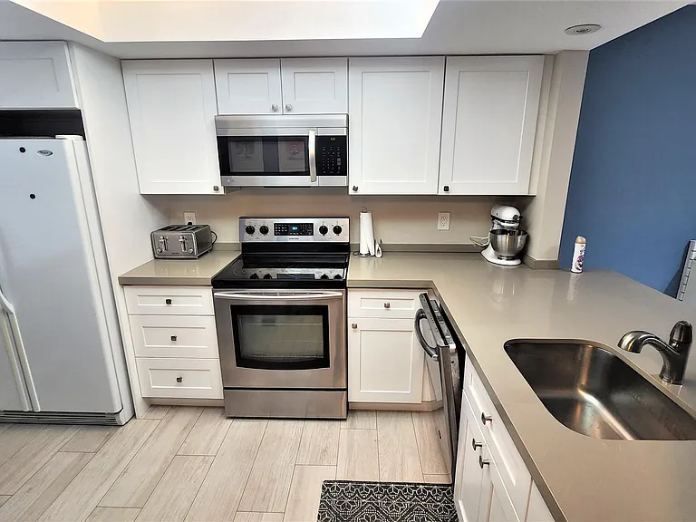 600 Egret Cir #7201 — Photo 9
