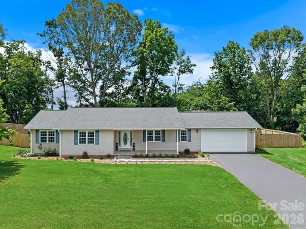 395 Spring Dr, Mars Hill, NC 28754