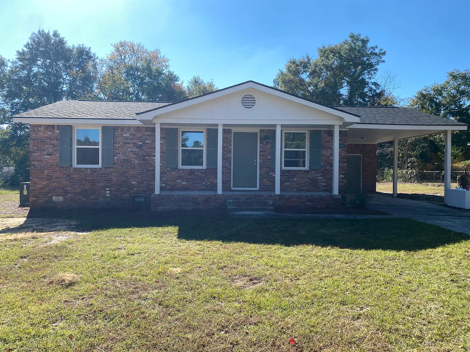 3 bed, 1000 sqft, $1,350 — Photo 1