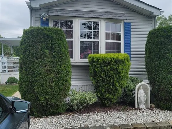 5 Emerson Rd, North Brunswick, NJ 08902