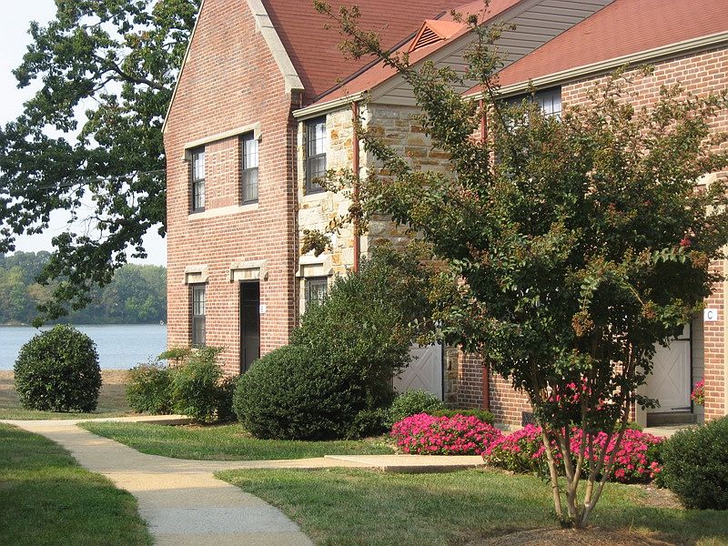 Stansbury Manor