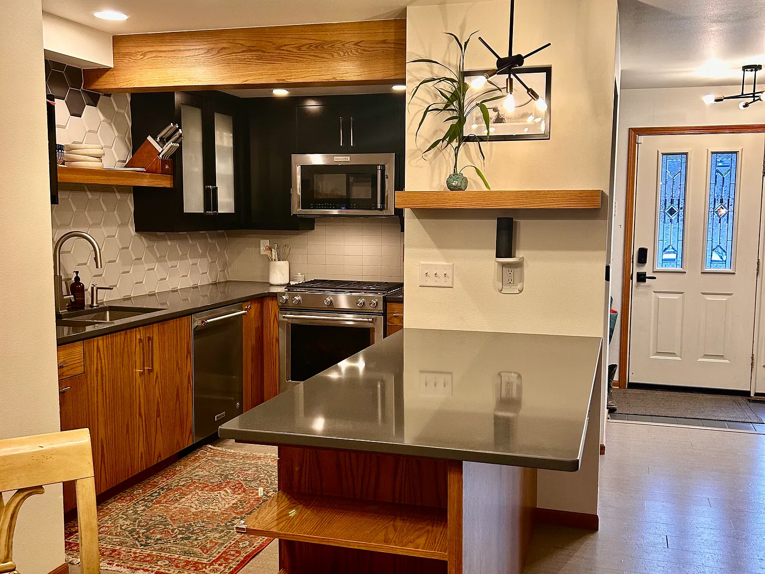 4 bed, 3.5 bath, 2650 sqft, $2,900 — Photo 4
