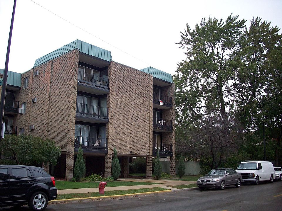 1st image of 4136 N California Ave #3D