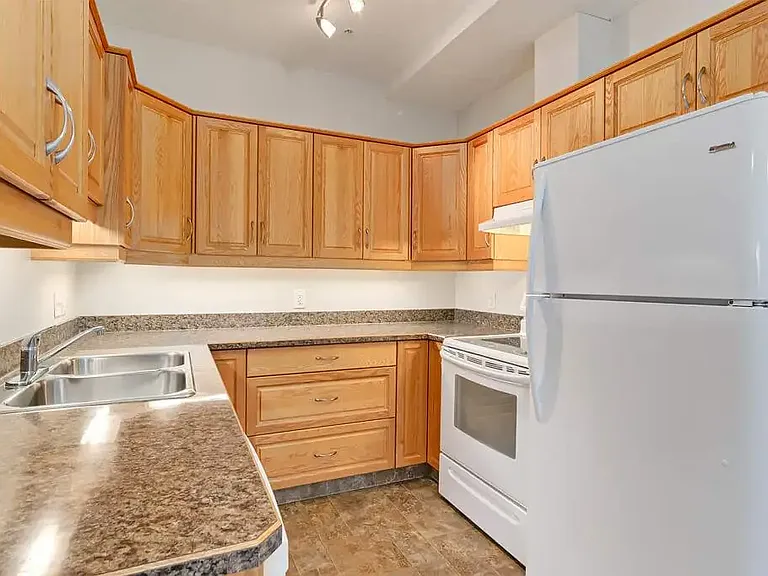5115 52nd Ave #101 — Photo 3