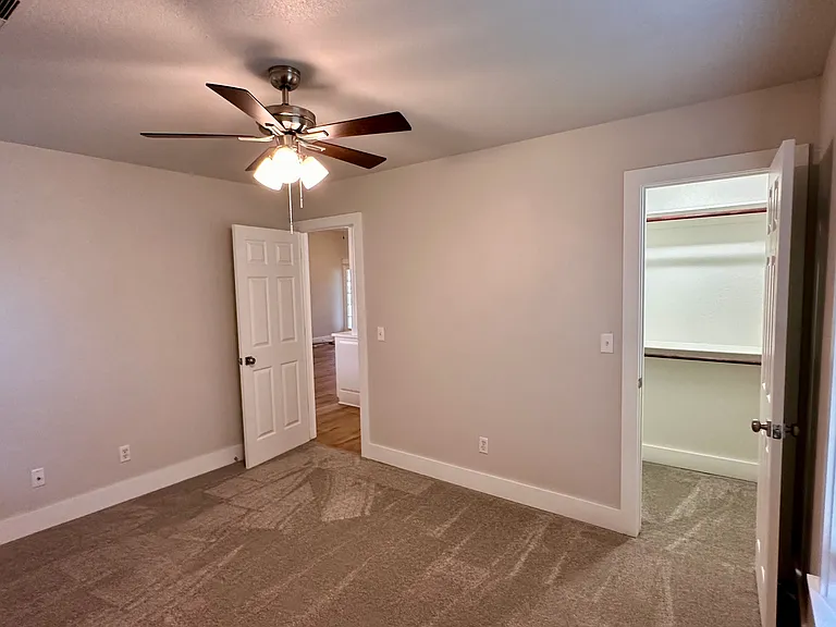 2137 E Stanwyk Dr — Photo 11