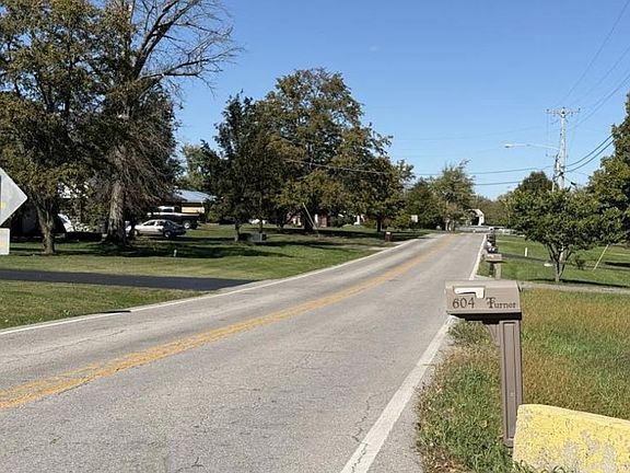 Exterior Neighborhood (street photo)