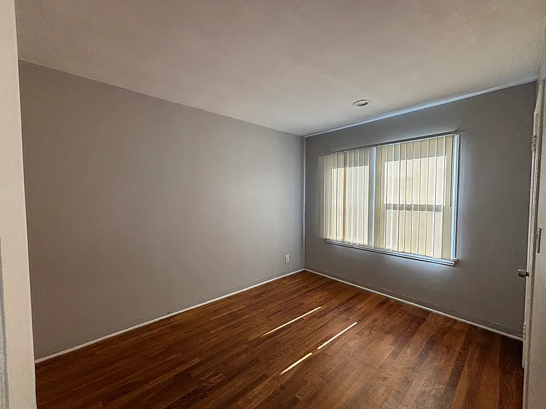 1137 E Washington Blvd — Photo 14