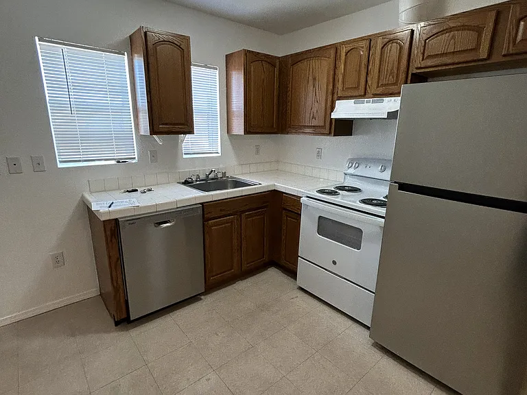 1559 Courtney Place — Photo 21