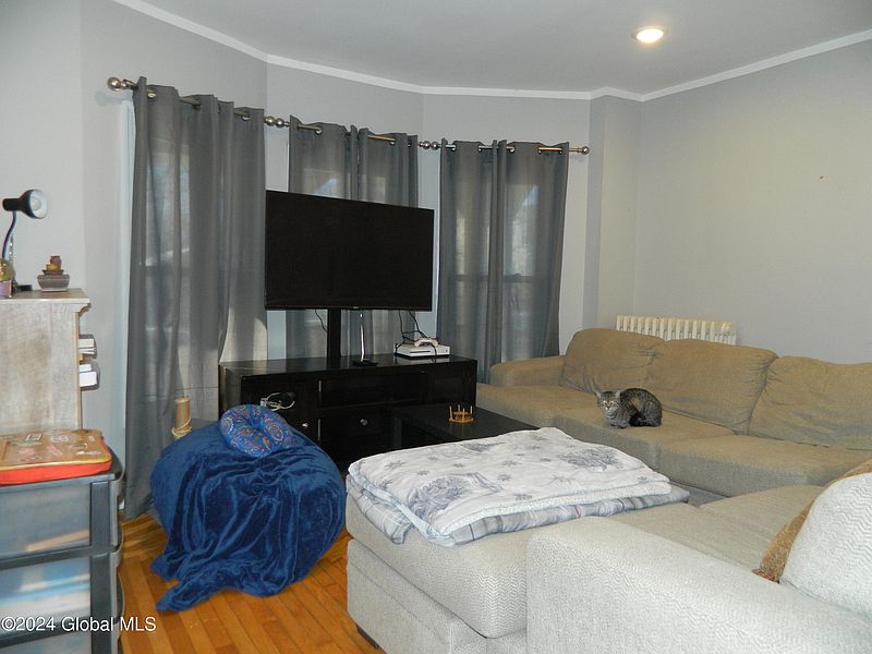 5th image of 59 Chestnut Street
