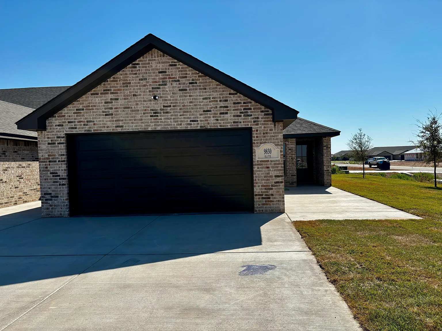 3 bed, 1365 sqft, $2,050 — Photo 2