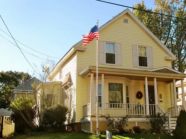 136 Grandview Ave, Worcester, MA 01603