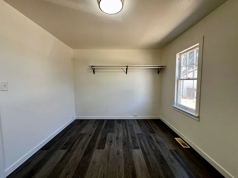 808 S 17th Ave — Photo 7