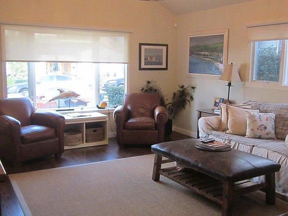 3rd image of 211 La Verne Ave