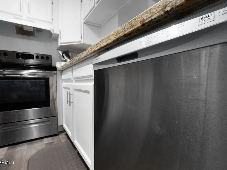 540 N May St #2081 — Photo 9