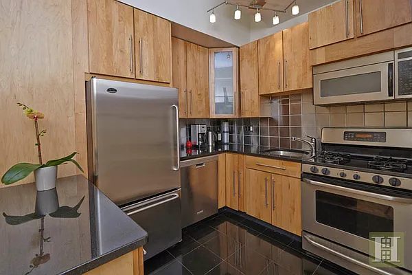 Sold by Halstead Real Estate | media 2
