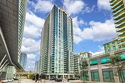 19 Grand Trunk Cres #1109