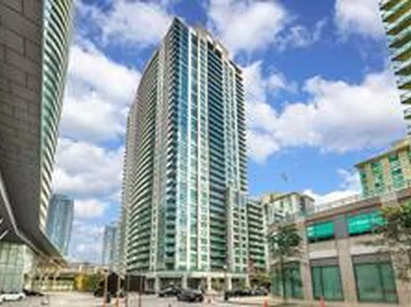 19 Grand Trunk Cres, Toronto, ON