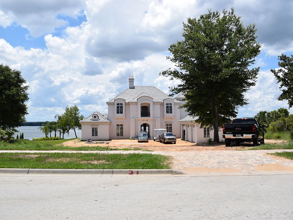 1st image of 15333 Pendio Dr