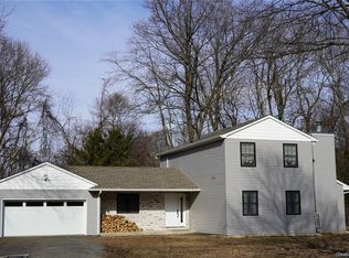 30 Knoth Rd, Shawangunk, NY 12589