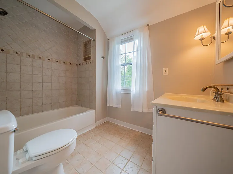 1200 Brentwood Rd — Photo 26