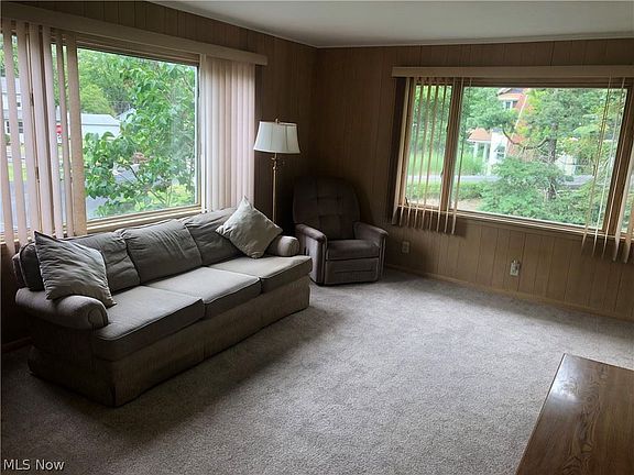 4th image of 64 Hillside Dr