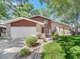 18060 Whitman Ln, Lansing, IL 60438