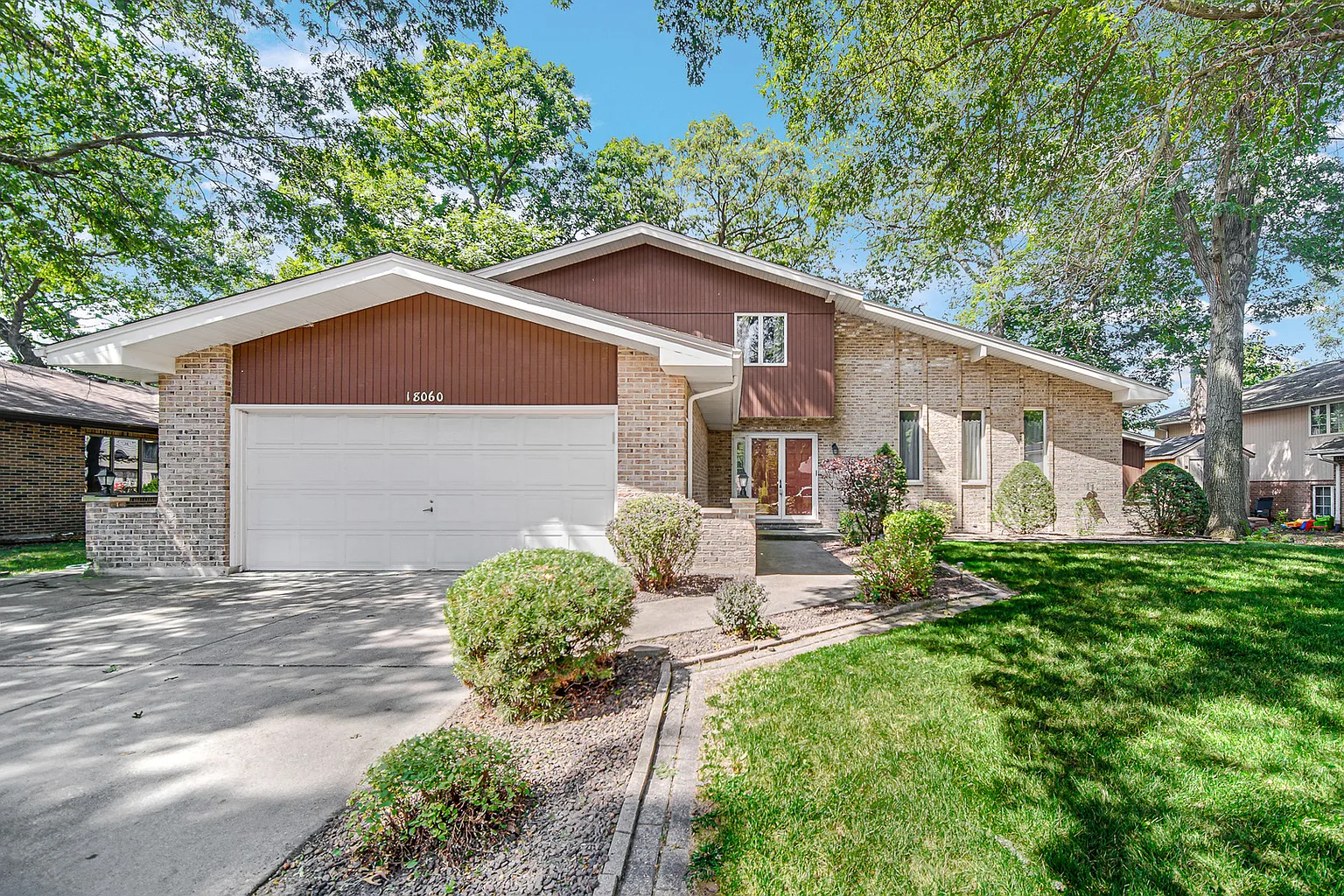 18060 Whitman Ln photo 1