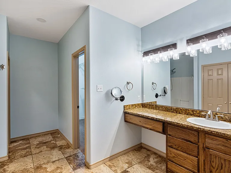3910 Granite Peak Dr — Photo 9